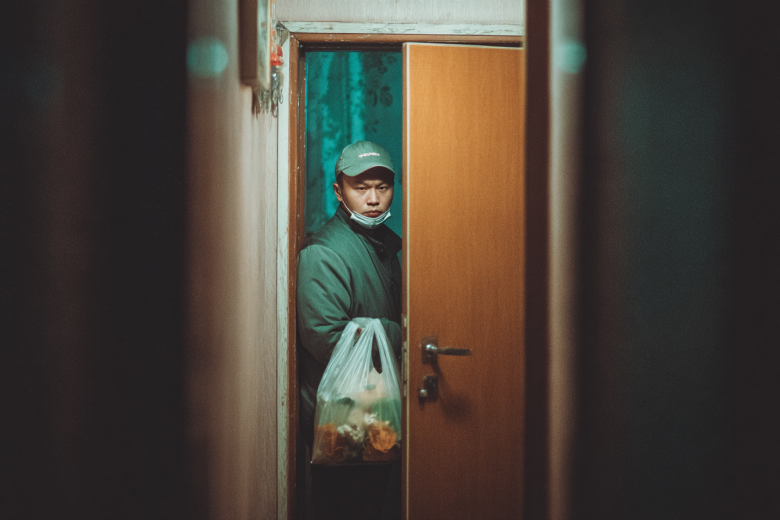 Попросился в туалет: курьер-мигрант обманом пытался соблазнить школьницу