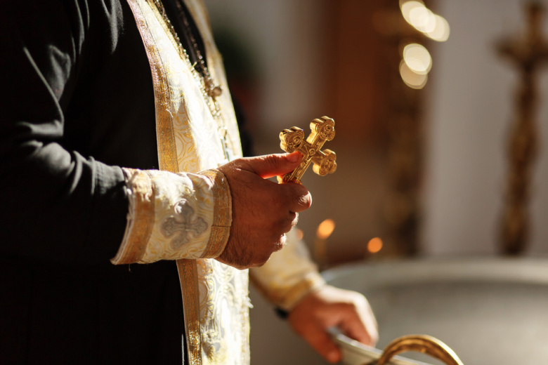 «Прелюбодей в храме»: обвиняемый в изнасиловании священник вышел из СИЗО