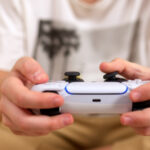 Пытался проникнуть до крови: кузен-растлитель с 4 лет насиловал сестренку