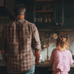 «Говно полетело по кухне»: педофил заставлял падчерицу есть экскременты