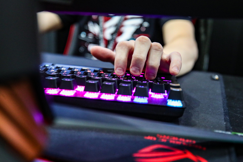 Игроки в Dota 2 жалуются на сбои