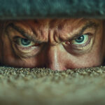 Маньяк под диваном, копье в голове и чай-убийца: главные ЧП дня