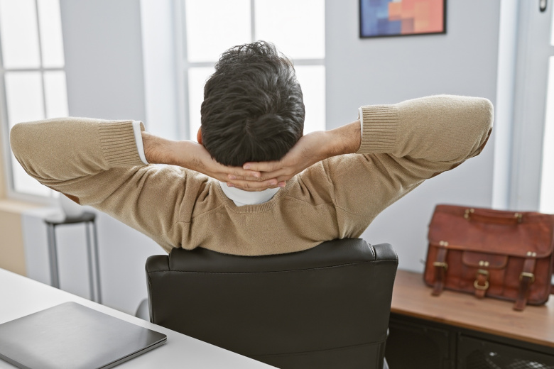 Накачивал наркотиками и насиловал: бизнесмен растлевал детей в своем офисе