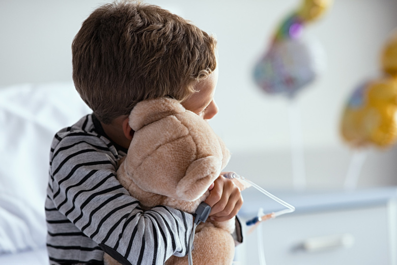 Увидел родителей и расплакался: в психбольнице изнасиловали ребенка