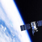 ИИ впервые проконтролировал положение спутника на орбите Земли