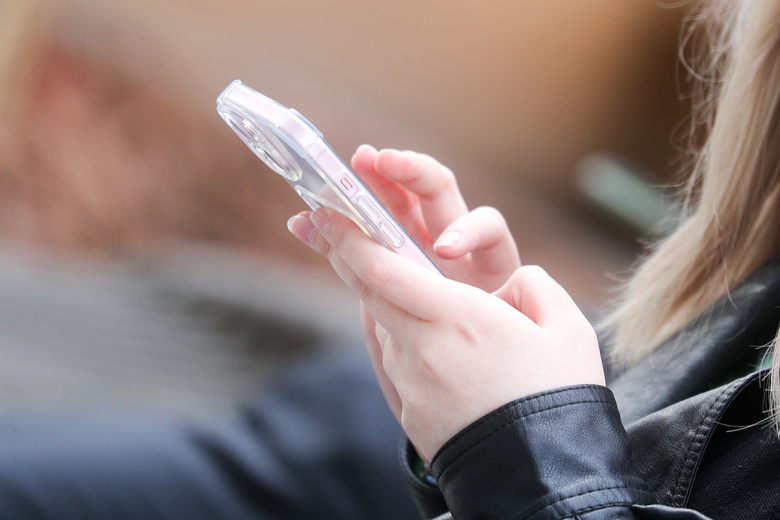 На YouTube появилась ИИ-озвучка на русском языке