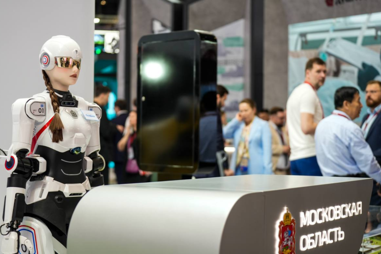 Робот София начнет работать в подмосковном правительстве