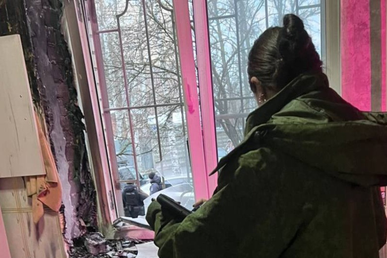 Труп пыталась сжечь: в Петербурге школьница зарезала мать и устроила пожар?