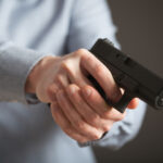 Ствол за 1700: подросток выстрелил в восьмиклассника в школе