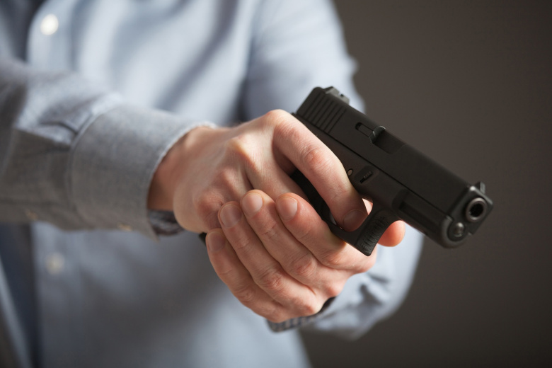 Ствол за 1700: подросток выстрелил в восьмиклассника в школе