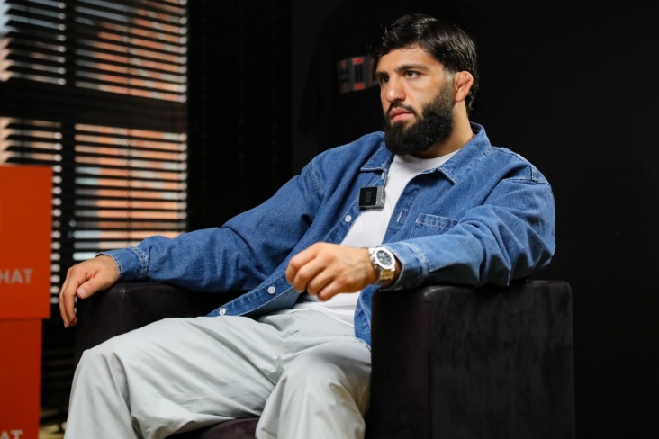 Арман Царукян бросил вызов экс-претенденту на титул UFC на схватку по борьбе