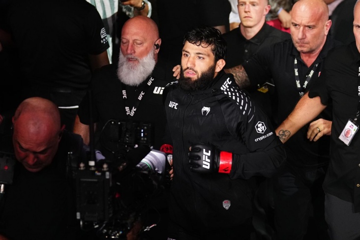 Арману Царукяну подарили квартиру в Армении