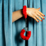 Вместо буллинга растление: женщина втягивала 13-летнего мальчика в БДСМ