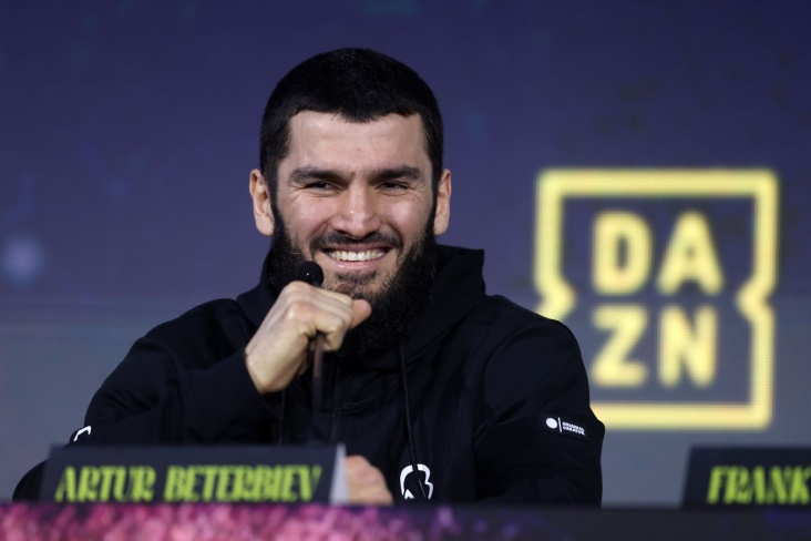 Бетербиев выразил благодарность Турки Аль аш-Шейху