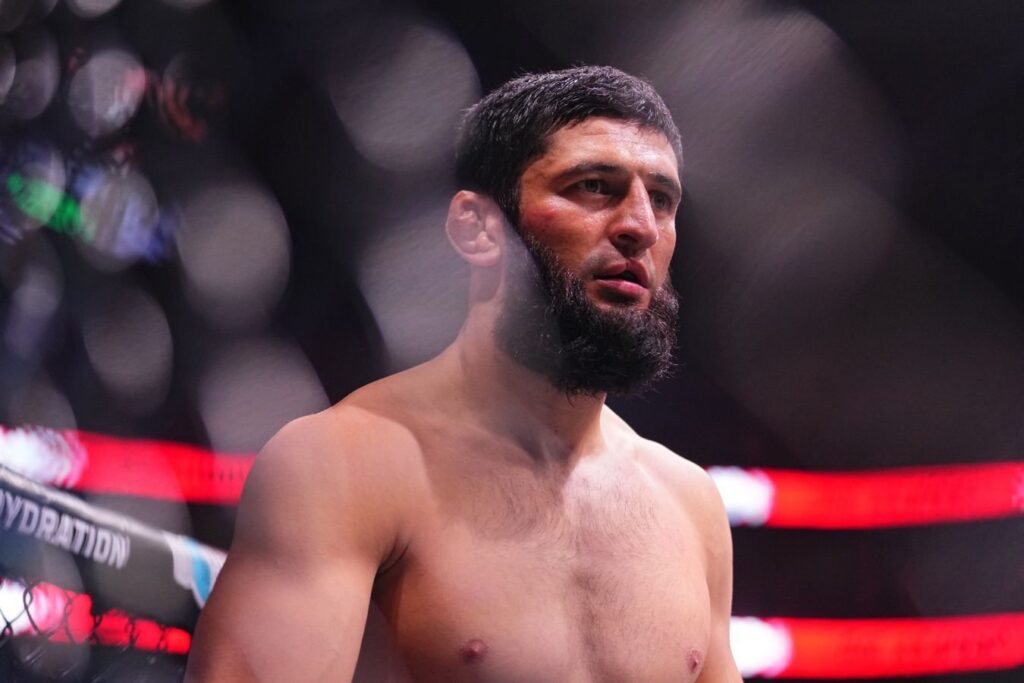 Царукян ответил, может ли Чимаев остаться в среднем весе UFC