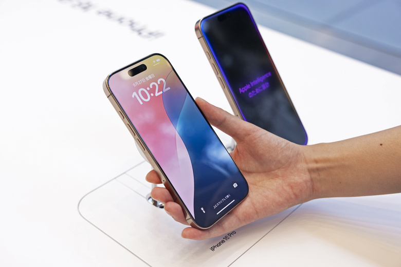 Смартфон iPhone 16 Pro в магазине Apple
